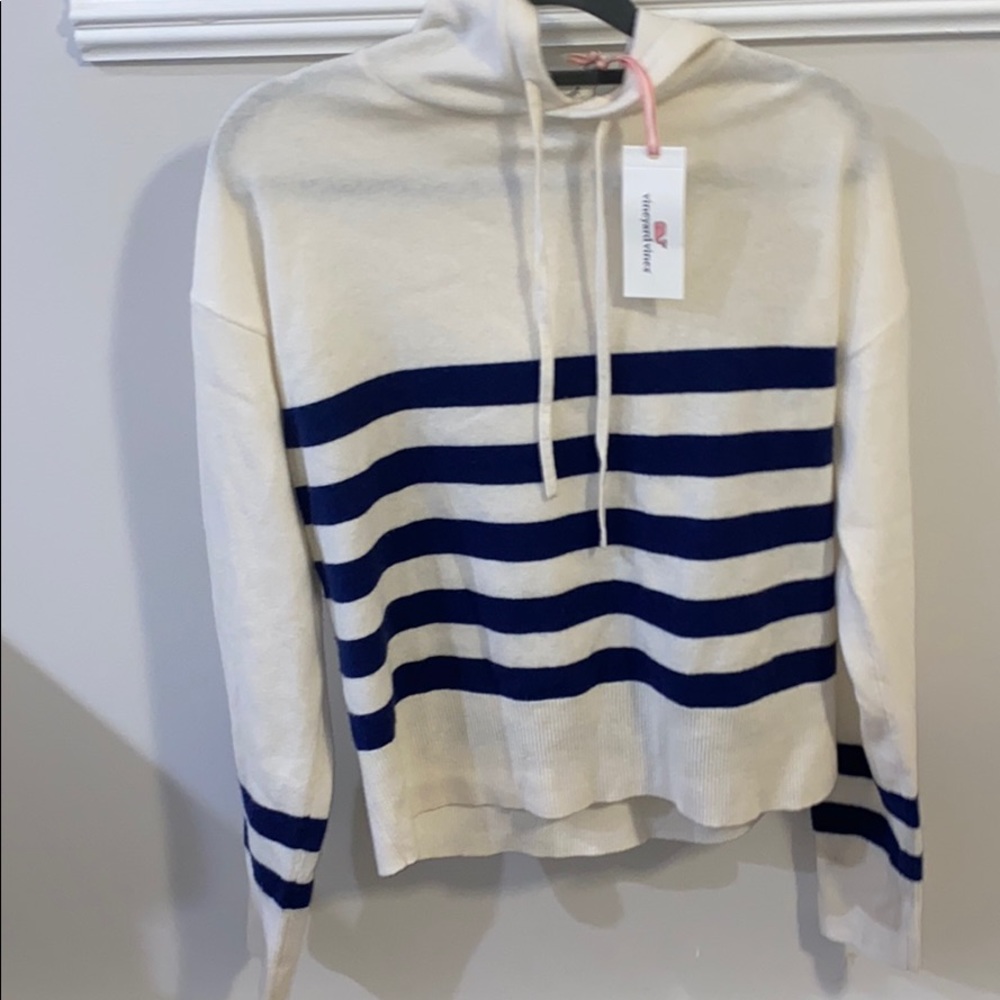 vineyard vines sweatshirt